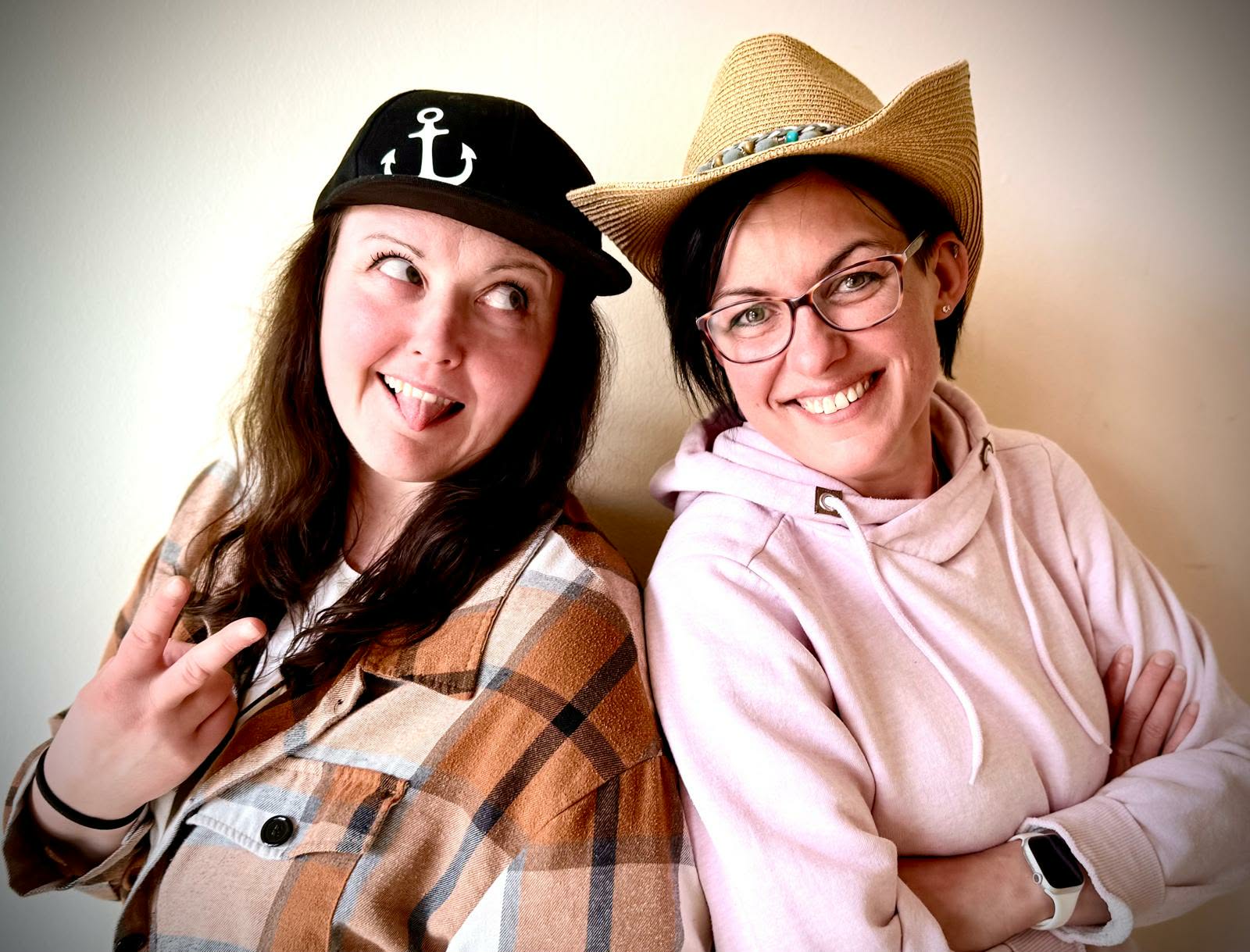 Die Tanztrainerinnen Nadine und Malli