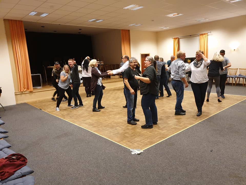 Tanzkurs in der Vereinsstätte Schuby